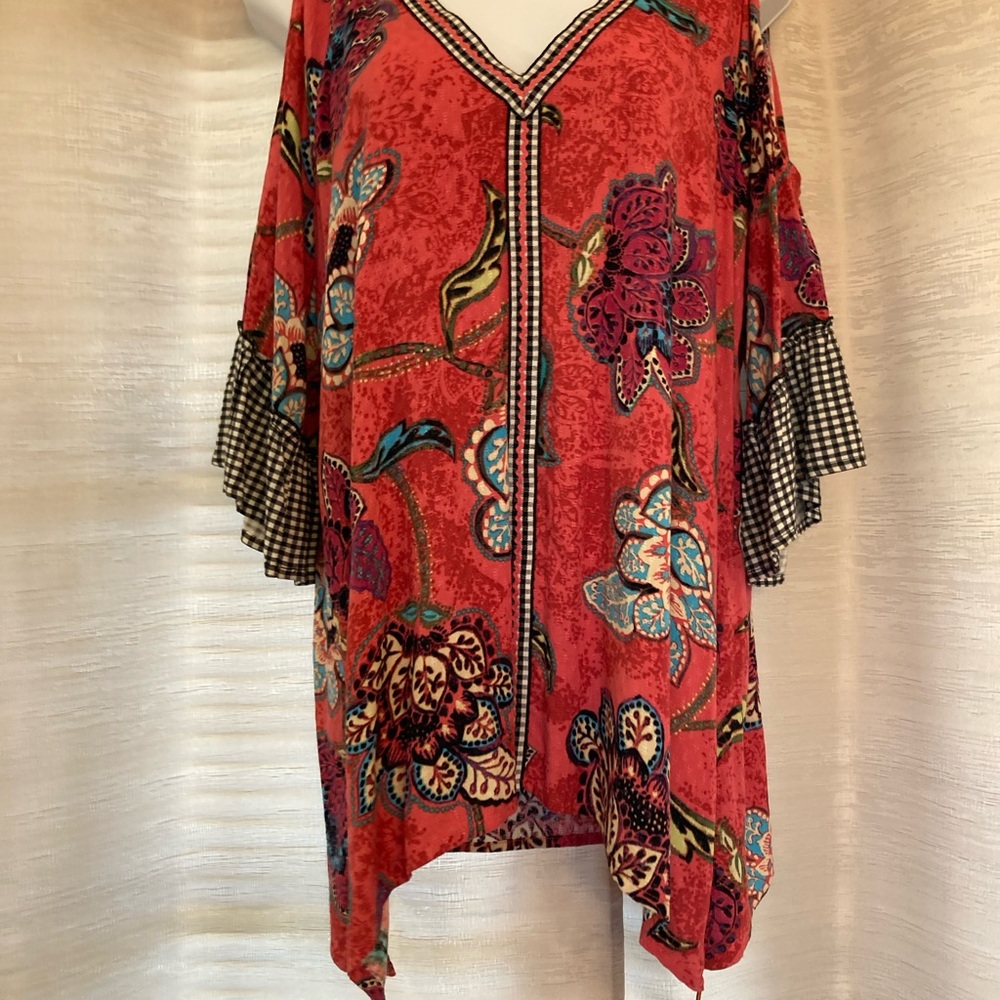 Democracy Floral Cold Shoulder Top Multicolor Tunic Top. Size Small